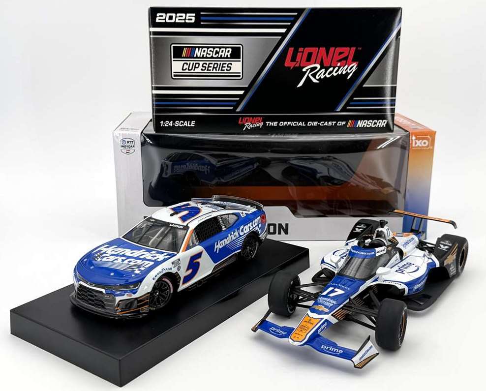 2025 Kyle Larson - Hendrick 1100 1/24 and 1/18 IndyCar 2-Car Diecast Set