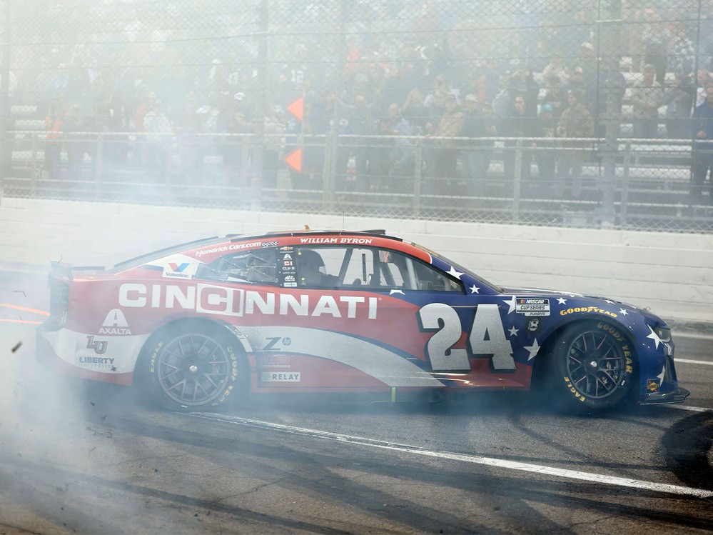 2025 William Byron #24 Cincinnati - Martinsville Win / Raced 1/24 Diecast