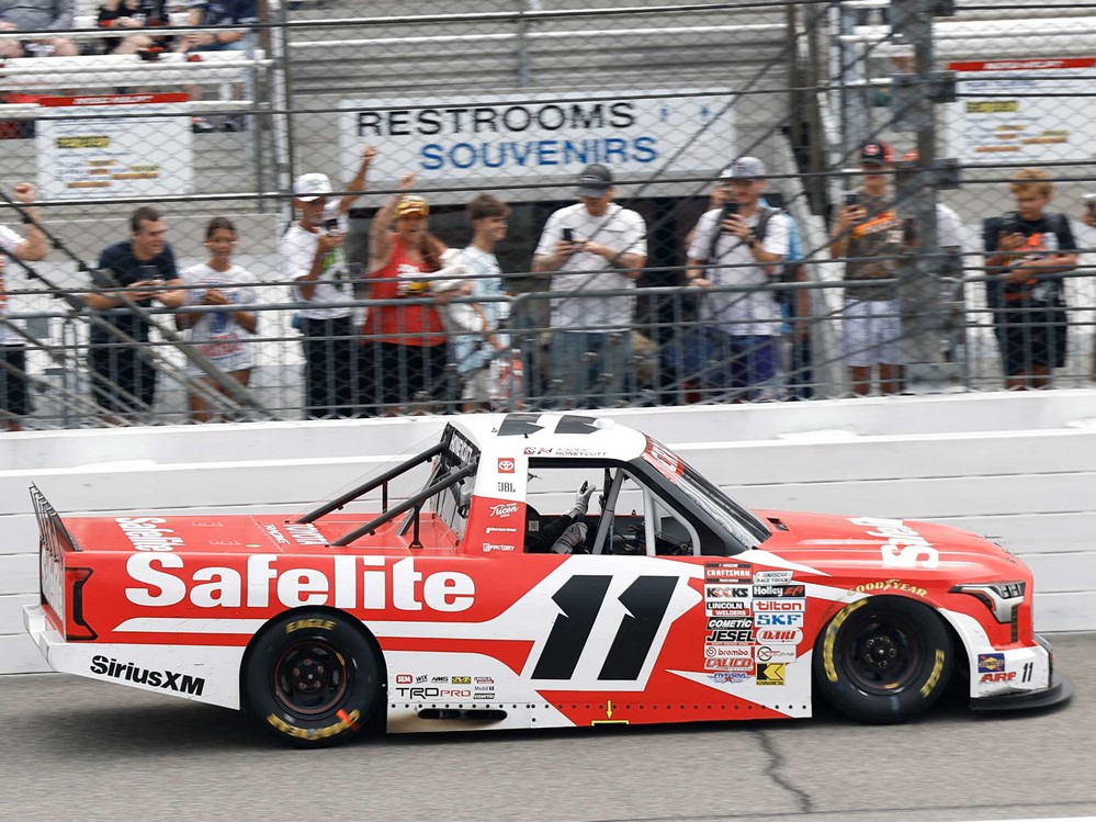 2026 Kaden Honeycutt #11 Safelite - Richmond Win / Raced Truck 1/24 Diecast