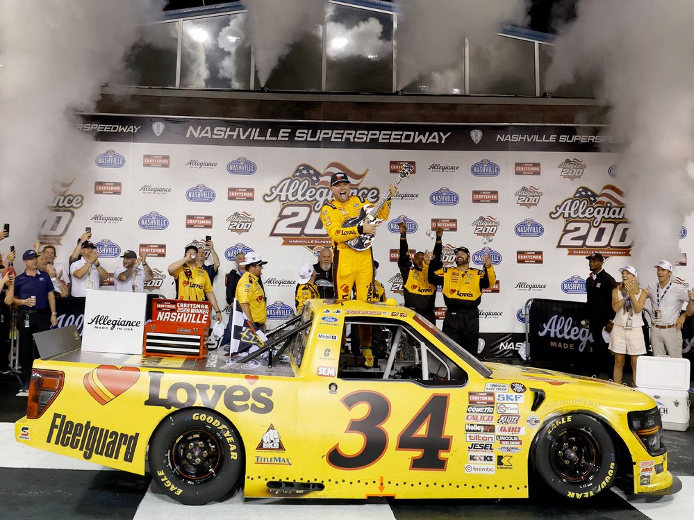 2026 Layne Riggs #34 Love's / Fleetguard - Nashville Win / Raced Truck 1/64 Diecast