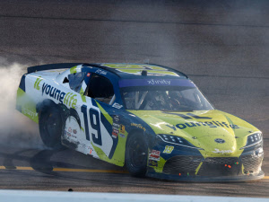 25-almirola-phoenix-win_20250604180222