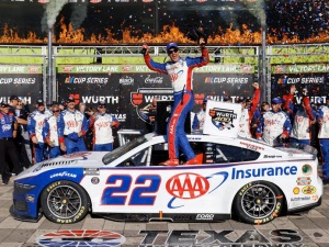 25-logano-texas-win_20250604180320